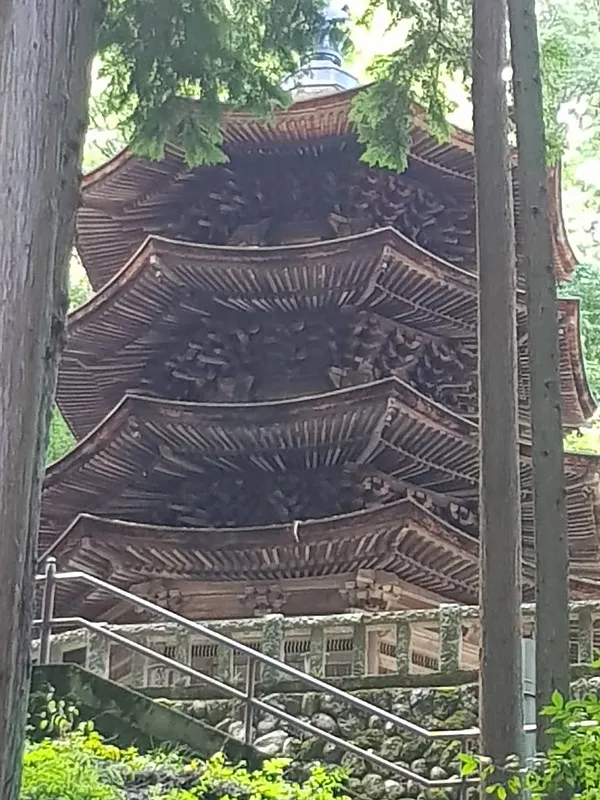安樂寺八角三重塔