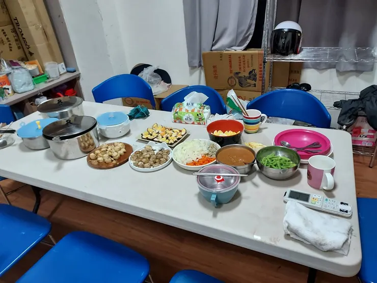 取自幹部聚餐,一人一道菜。中間有一道是印尼沙拉