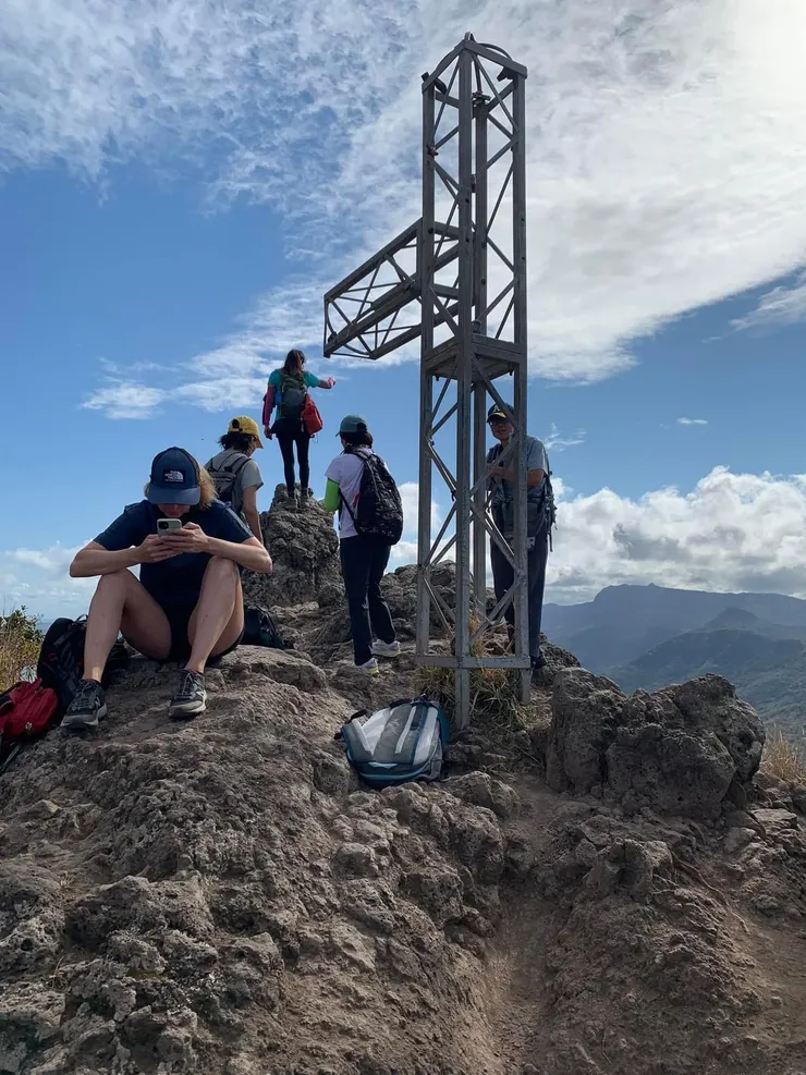登頂處很樸素，沒有任何說明