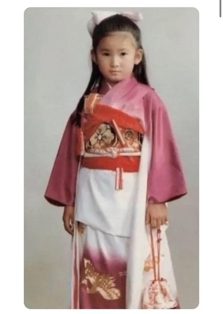 七歲時的紀子妃