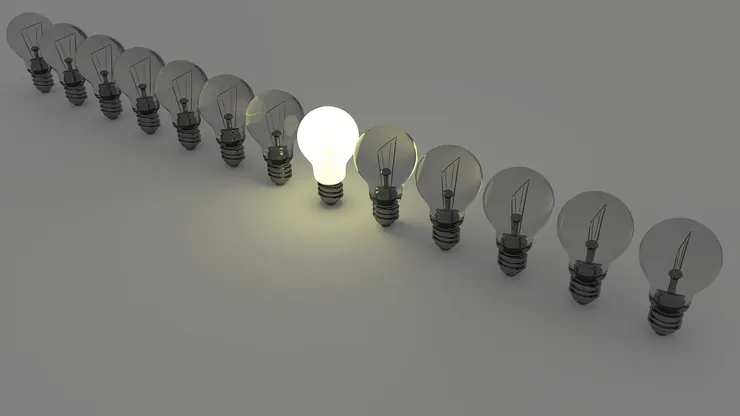 低血壓就像是耗電過度，或是本身電力就不足，燈泡亮越少，活力也就越少（圖／PIXABAY）