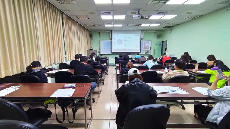 勞動部勞動力發展署桃竹苗分署正念硬筆紓壓：提筆寫出有靈魂的好字！下課時間側拍（2023）