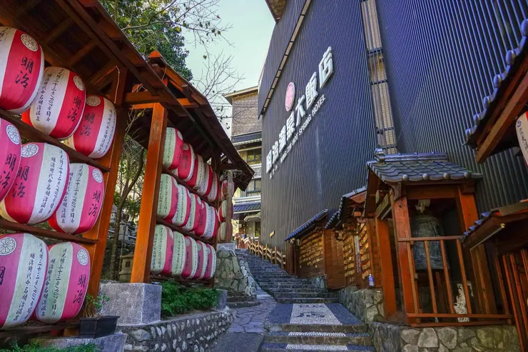 谷關吊橋旁的明治溫泉街