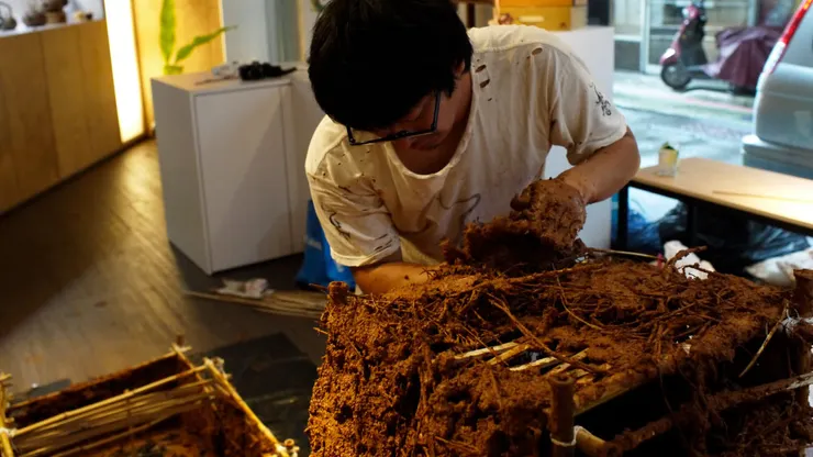  △夯土展台提前1周便開始現場製作。