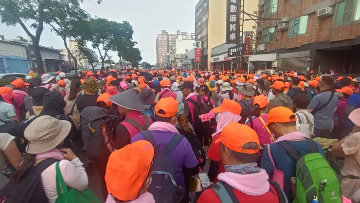 大夥前進目標一致