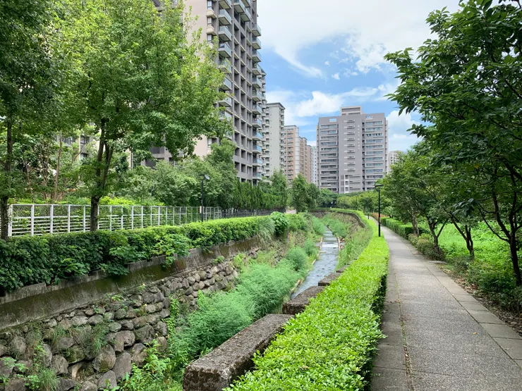 猶如一幅美麗的油畫