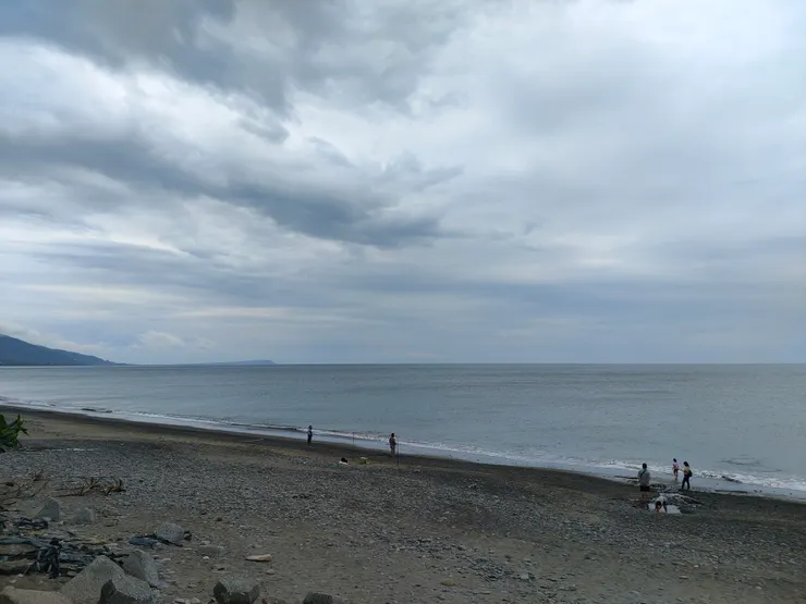 枋山鄉7-11旁的海景