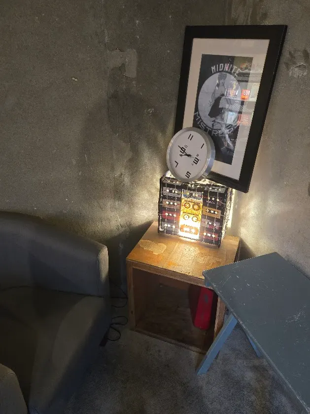 這一桌有一些復古的卡帶