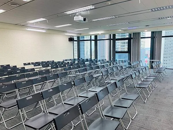 JR台中NTC12樓教室純椅120人