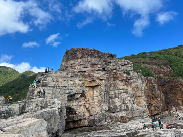 前往"地下室"路上