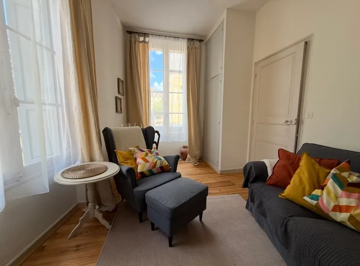 最喜歡早晨陽光灑滿房間的時候