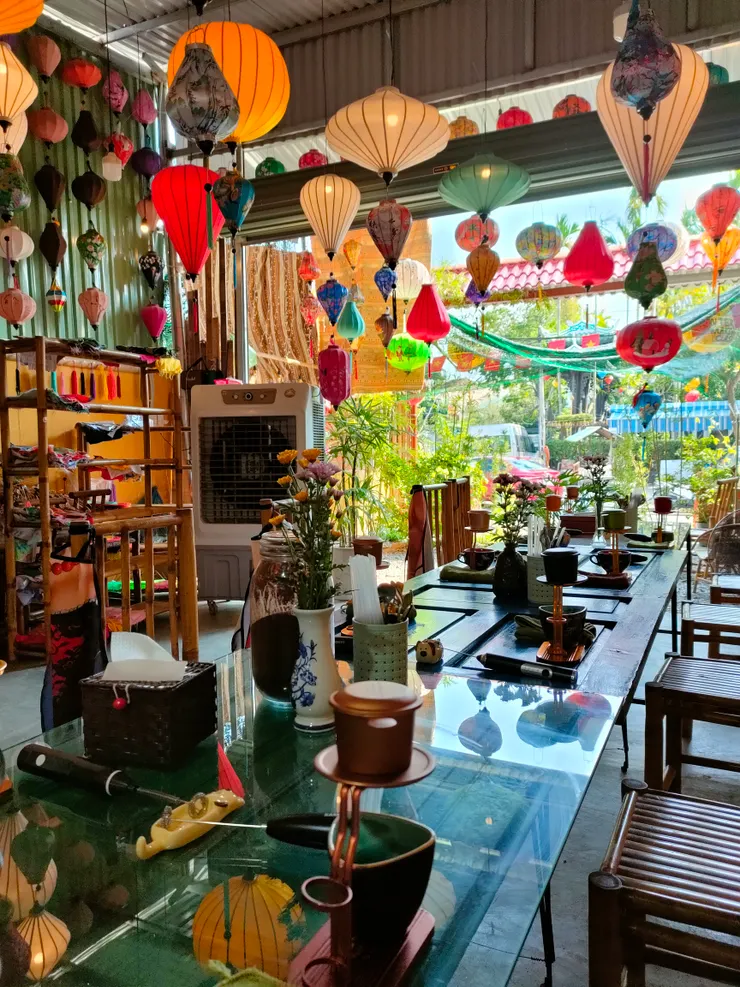 教室寬敞可愛，道具都已經先放好了