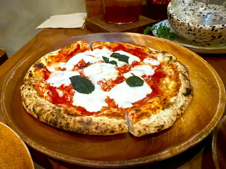 手揉瑪格麗特披薩