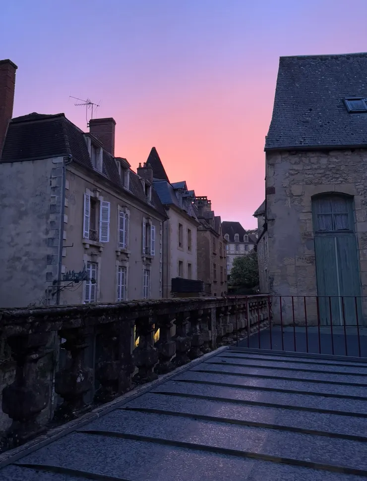 早晨，從民宿窗外看到美景