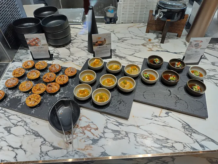 鬼頭刀黃金嫩塔、桔醬海味卵豆腐、青芥胡麻豆腐