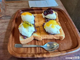 店內招牌的香榭口味小倉吐司
