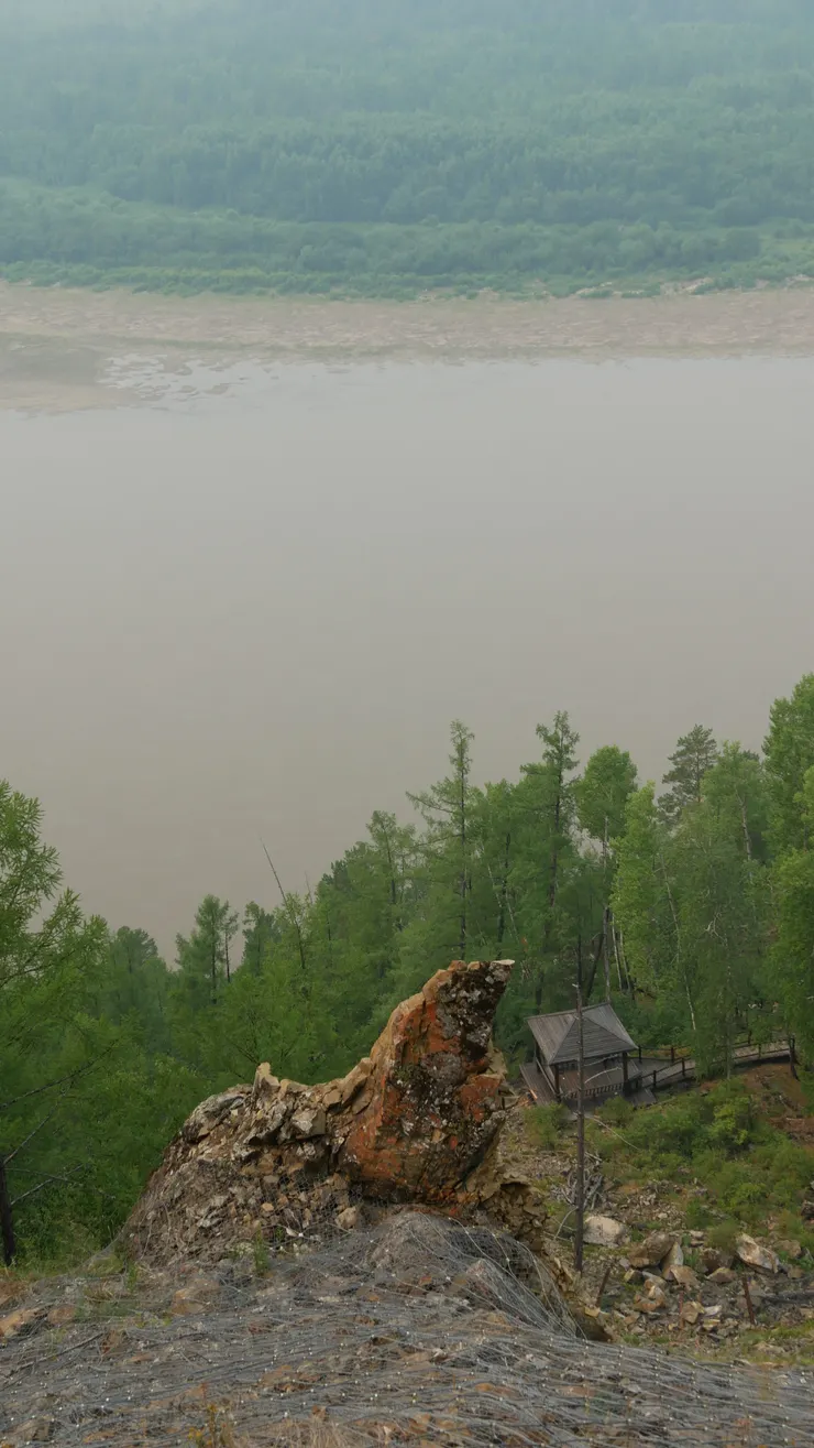 看到這塊奇石就代表快到終點