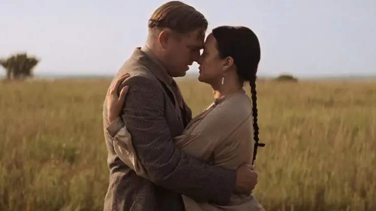 這從不是平等的愛,而是一段早已被權力扭曲的親密關係。