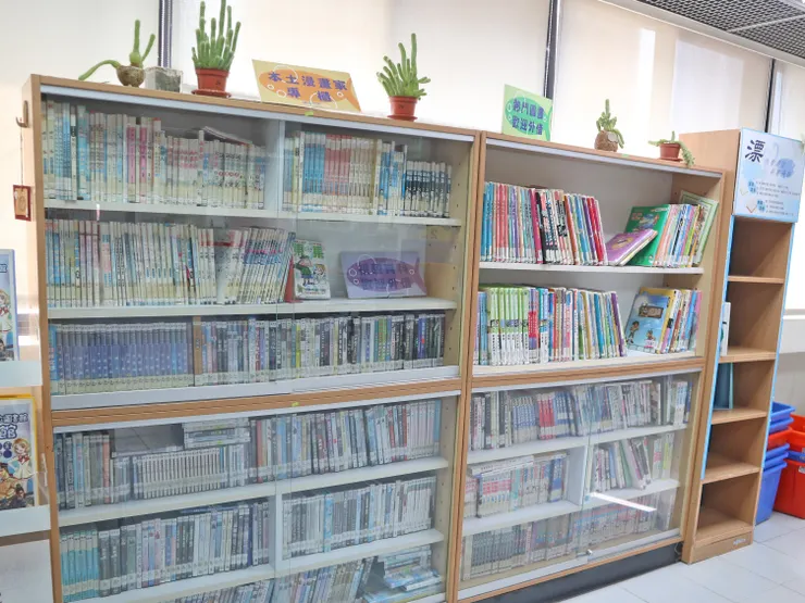 鹽埕分館 / 本土漫畫家專櫃。