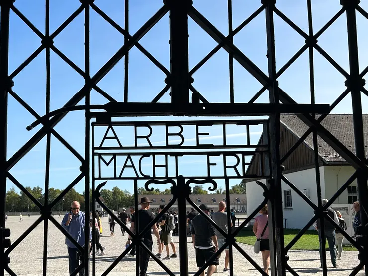 勞動以獲得自由