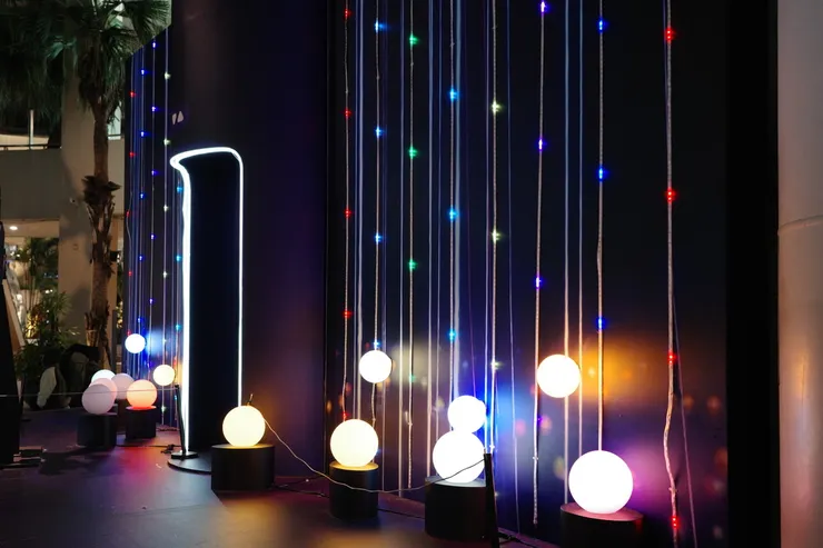 現場會有流動的燈效，真的很美！