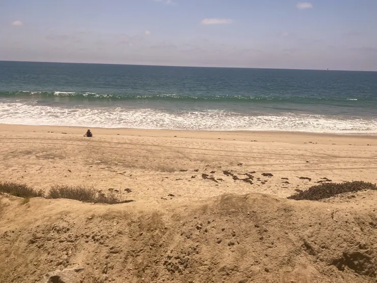 海景第一排。甚至有更靠近海的路段