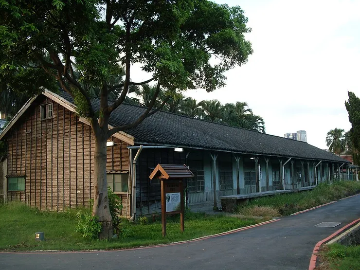 舊高等農林學校作業室；臺灣蓬萊米誕生地。（於臺灣大學內）By Ianbu, via Wikimedia Commons