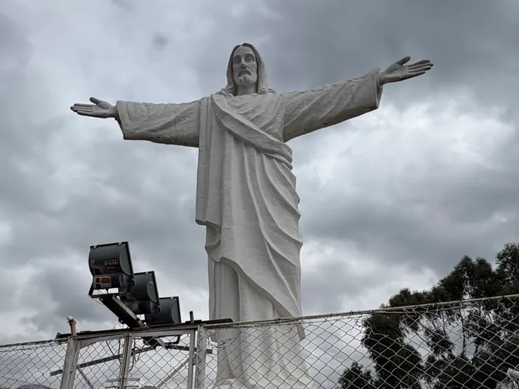 白耶穌像(Cristo Blanco)