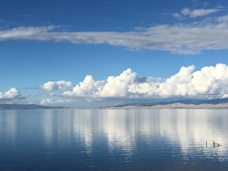 正規的青海湖「二郎劍」景區。