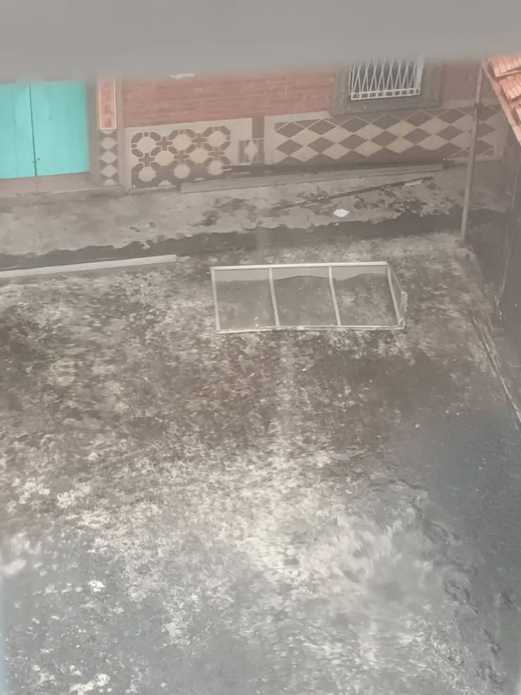 這是小編在颱風時拍的，跟其他地方比起來，已經算是最輕的損失之一了