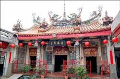 閩南建築屋頂鳳尾雕刻(圖片截圖於網路)