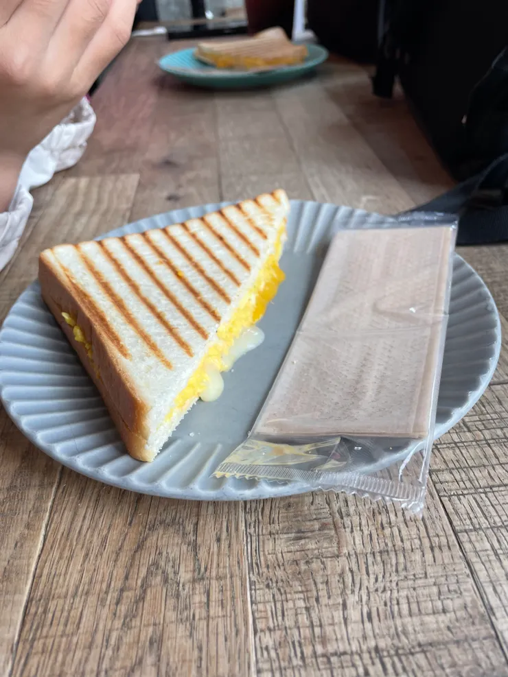 Ｈot Sandwich, egg & cheese