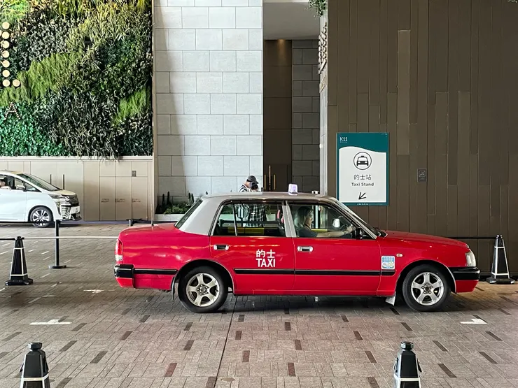 香港的的士~計程車，感覺都很復古呢！
