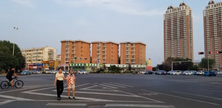 交岔路口非常大