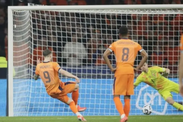 韋賀斯主射十二碼球入網助荷蘭領先1:0