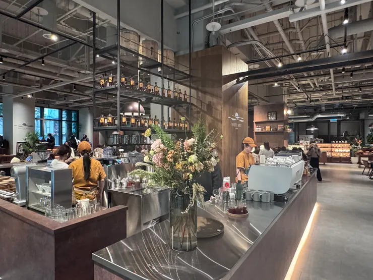 白霧時光吧台區