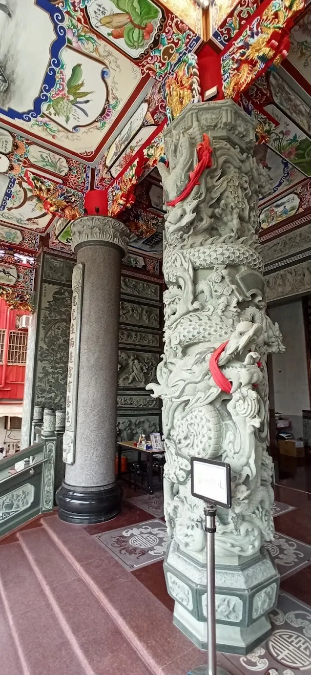 精華彩繪與龍柱（圖片截圖於網路）