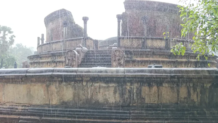 滂沱大雨
