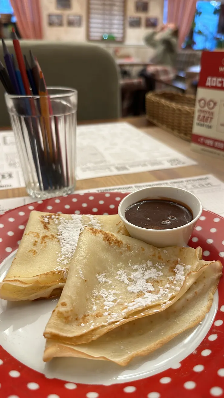 因為當天天氣很好所以覺得要去吃布林餅。又遇到天使，更應該吃！