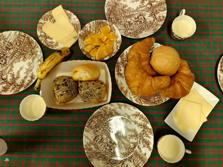 【豐盛的Prasada麵包早餐】