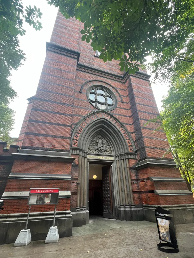 克拉拉教堂大門
