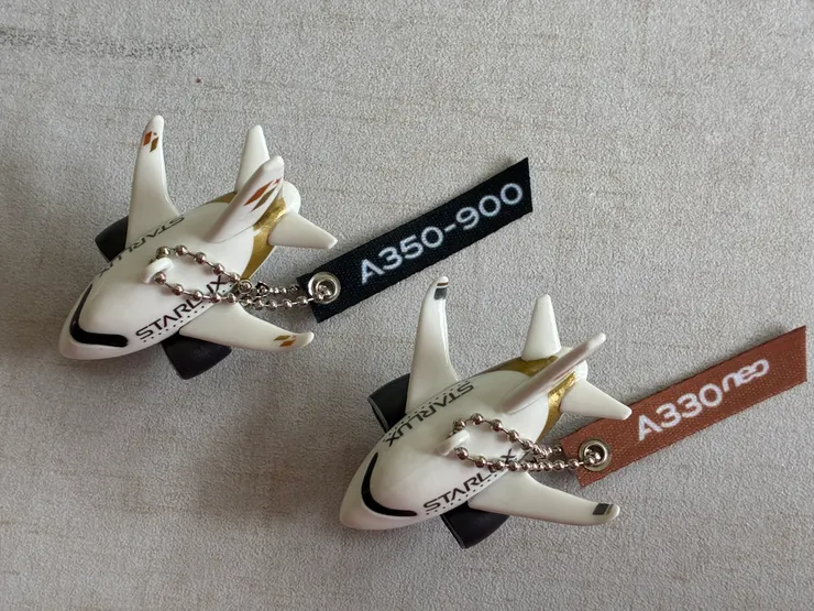 雖然只是杯塞，但飛機細節做的很精緻！