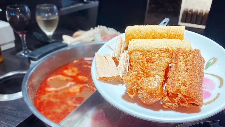 桃園林口火鍋吃到飽推薦-魔椒頂級鴛鴦鍋-林口店