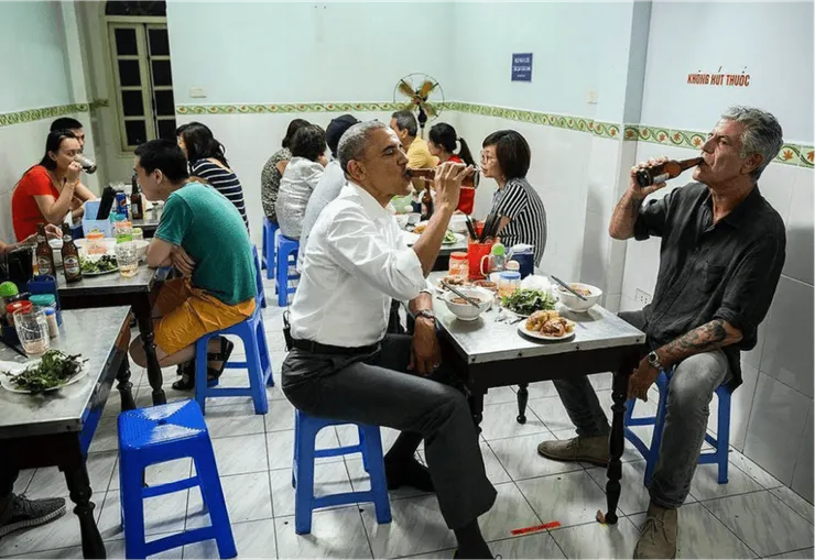 歐巴馬曾到河內體驗炭烤豬肉米線