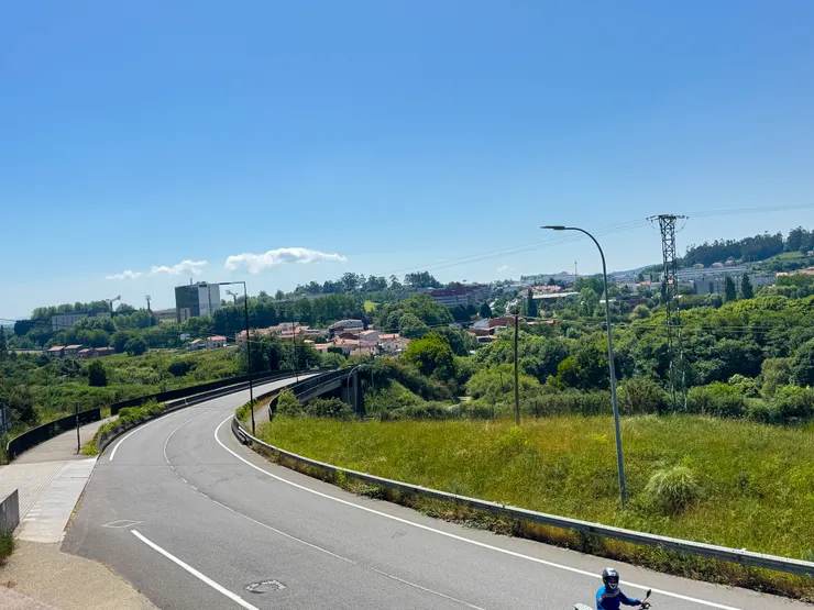 PM 4:33 看到Compostela了！！！！！！天啊～～～快到了！