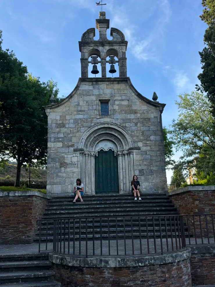 街底的古老教堂