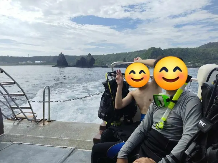 準備船潛的同伴