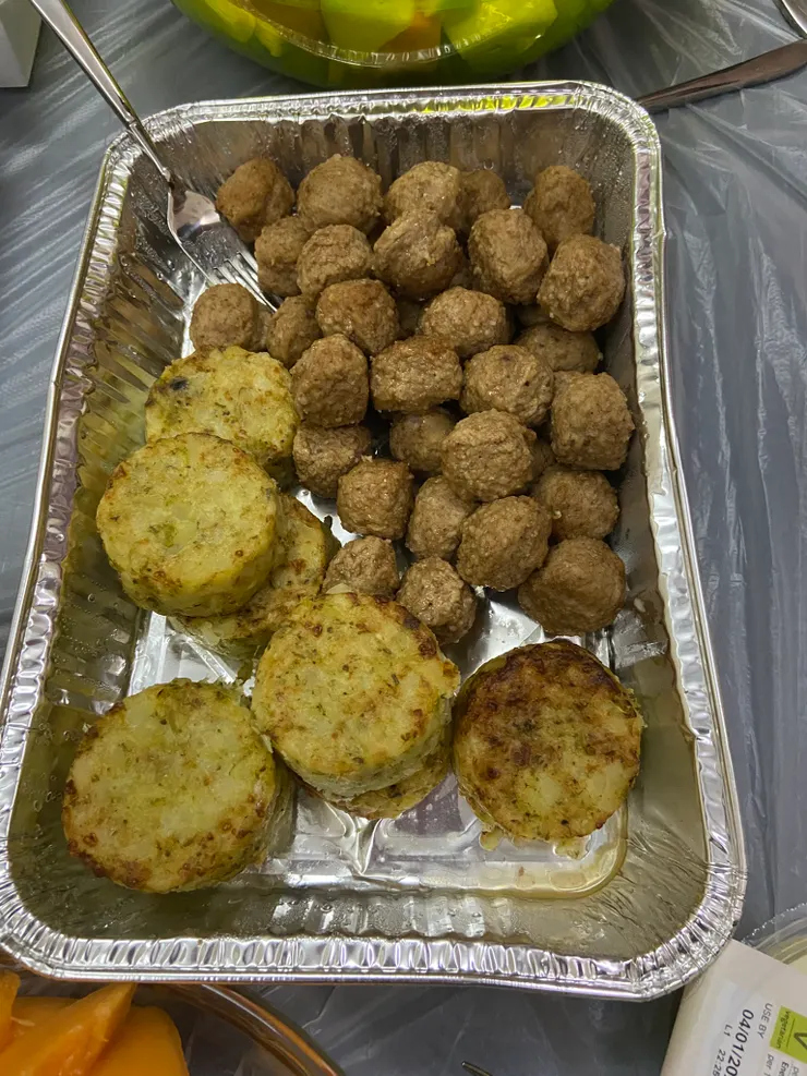 蔬菜薯餅和瑞典肉丸