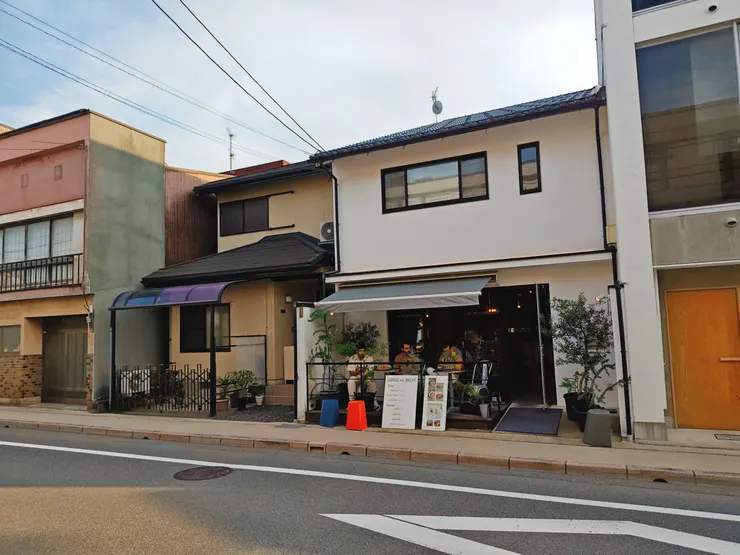 JouJou coffee and bread