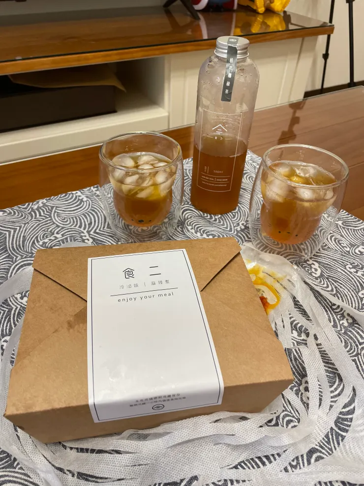 桂花釀綠茶，也是食二販售，也好喝